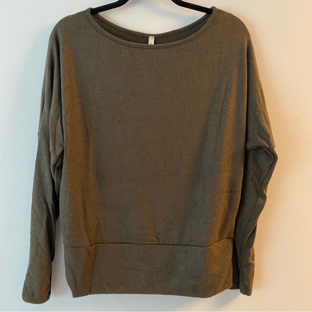 Long Sleeve Dolman - NEW - Medium - Acting Pro - Olive Green